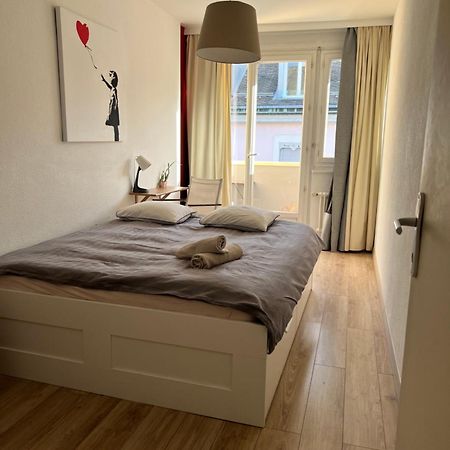 Cool & Central 2 Bedroom In Heart Of Eaux-Vives Geneva Bagian luar foto
