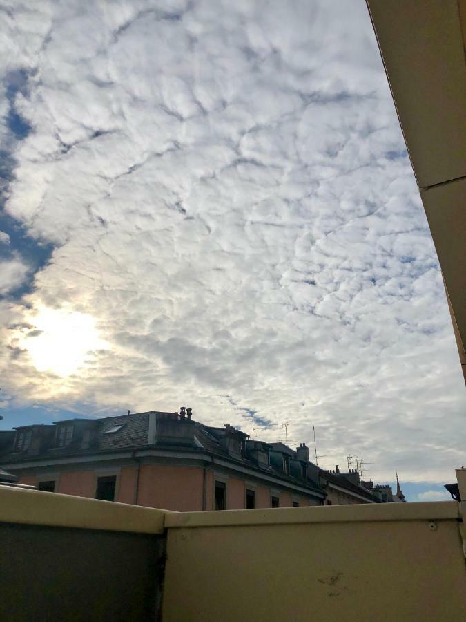 Cool & Central 2 Bedroom In Heart Of Eaux-Vives Geneva Bagian luar foto
